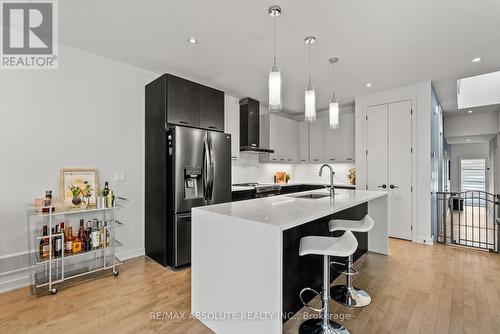 1072 Lunar Glow Crescent, Ottawa, ON - Indoor Photo Showing Kitchen With Stainless Steel Kitchen With Upgraded Kitchen