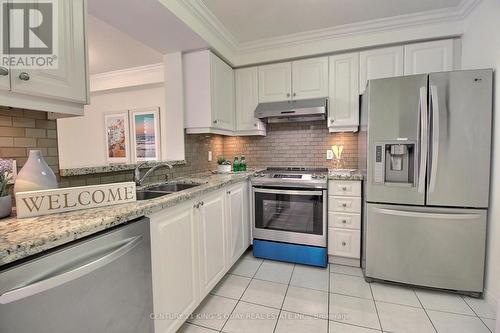 708 - 2628 Mccowan Road, Toronto, ON - Indoor Photo Showing Kitchen With Stainless Steel Kitchen With Double Sink With Upgraded Kitchen