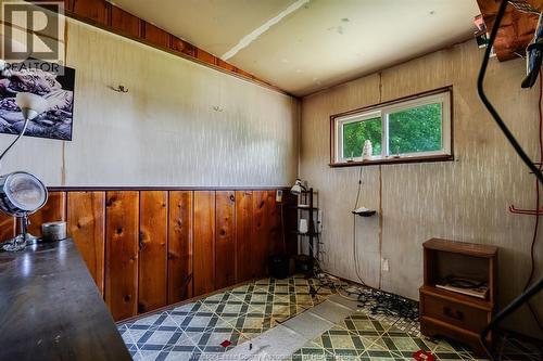 1624 Tilton Line, Wheatley, ON - Indoor Photo Showing Other Room