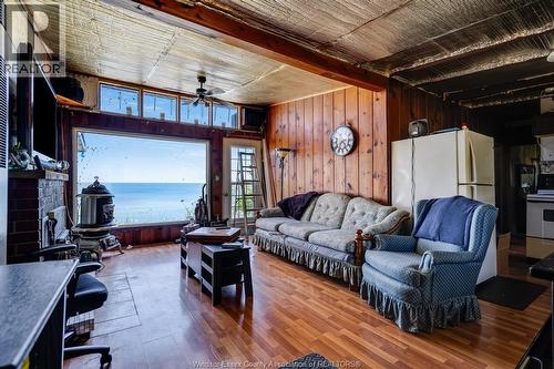 1624 Tilton Line, Wheatley, ON - Indoor Photo Showing Other Room