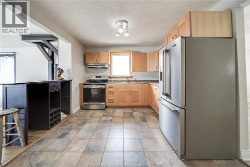 1650 Glendale, Windsor, ON - Indoor Photo Showing Kitchen