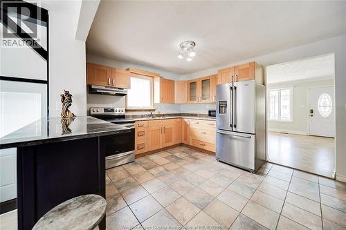 1650 Glendale, Windsor, ON - Indoor Photo Showing Kitchen