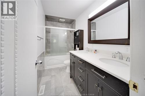 1650 Glendale, Windsor, ON - Indoor Photo Showing Bathroom