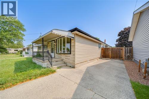 1650 Glendale, Windsor, ON - Outdoor