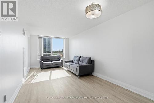 607 - 48 Suncrest Boulevard, Markham, ON - Indoor Photo Showing Other Room