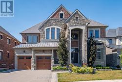 56 SIR HENRY COURT  King, ON L7B 0P5