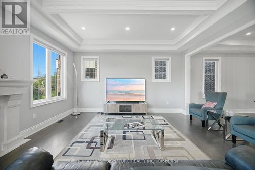56 Sir Henry Court, King, ON - Indoor Photo Showing Living Room With Fireplace