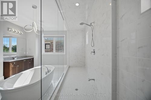 56 Sir Henry Court, King, ON - Indoor Photo Showing Bathroom