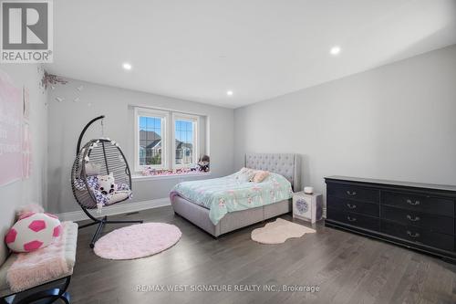 56 Sir Henry Court, King, ON - Indoor Photo Showing Bedroom