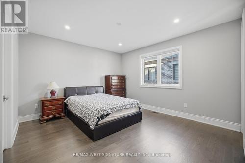 56 Sir Henry Court, King, ON - Indoor Photo Showing Bedroom