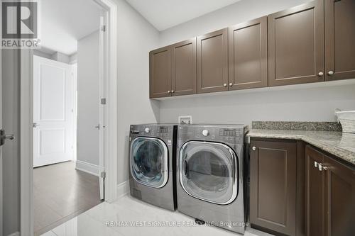 56 Sir Henry Court, King, ON - Indoor Photo Showing Laundry Room