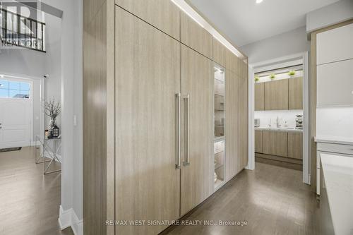 56 Sir Henry Court, King, ON - Indoor Photo Showing Other Room