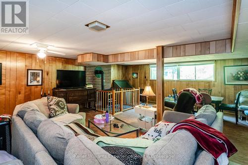 63 Lorne Avenue, Penetanguishene, ON - Indoor Photo Showing Living Room