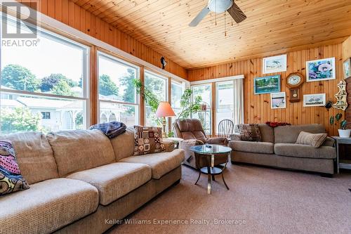 63 Lorne Avenue, Penetanguishene, ON - Indoor Photo Showing Living Room
