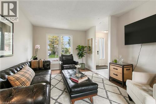 29 Woodlawn Avenue, Brantford, ON - Indoor Photo Showing Living Room