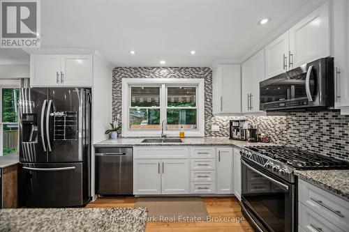 583 6Th Street W, Owen Sound, ON - Indoor Photo Showing Kitchen With Upgraded Kitchen