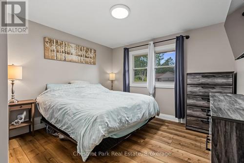 583 6Th Street W, Owen Sound, ON - Indoor Photo Showing Bedroom