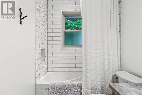 583 6Th Street W, Owen Sound, ON - Indoor Photo Showing Bathroom