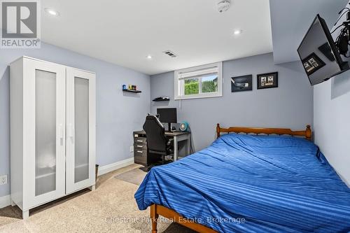 583 6Th Street W, Owen Sound, ON - Indoor Photo Showing Bedroom