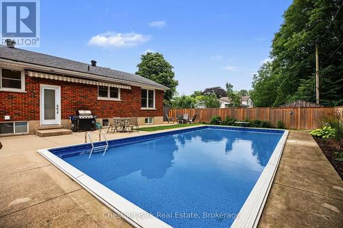 583 6Th Street W, Owen Sound, ON - Outdoor With In Ground Pool With Backyard