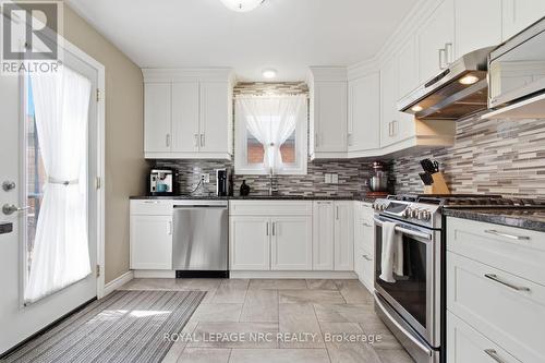 28 Rollins Drive, Welland (N. Welland), ON - Indoor Photo Showing Kitchen With Upgraded Kitchen