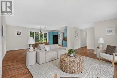 44 Shellwood Shores Avenue, Huntsville (Brunel), ON - Indoor Photo Showing Living Room