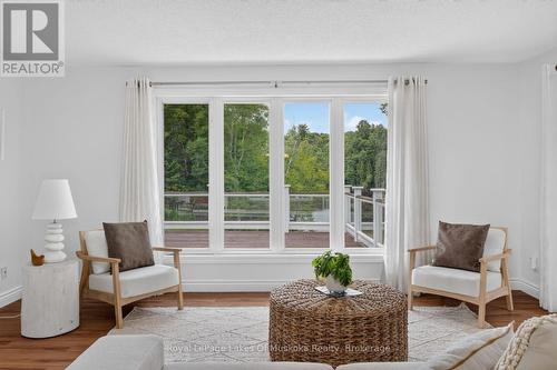 44 Shellwood Shores Avenue, Huntsville (Brunel), ON - Indoor Photo Showing Living Room