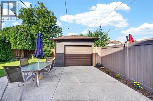 2333 Chilver, Windsor, ON - Outdoor With Deck Patio Veranda