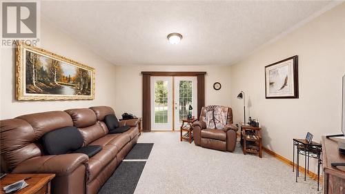 20612 Hwy 540, Silver Water, Manitoulin Island, ON - Indoor Photo Showing Living Room