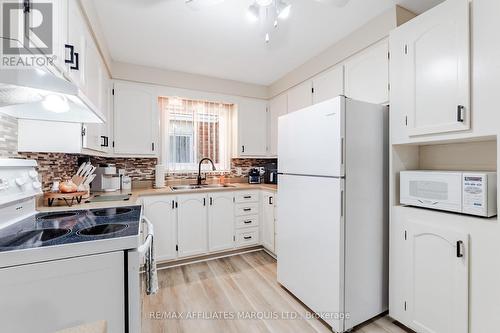 709 Champlain Drive, Cornwall, ON - Indoor Photo Showing Kitchen With Double Sink