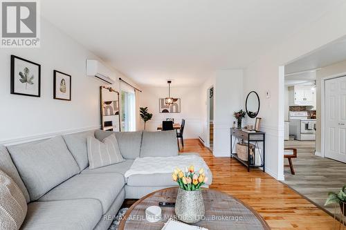 709 Champlain Drive, Cornwall, ON - Indoor Photo Showing Living Room