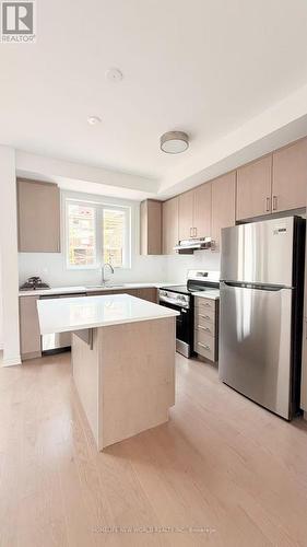 312 Stony Hill Boulevard, Markham, ON - Indoor Photo Showing Kitchen