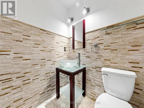 46 Ridwell Street, Barrie, ON - Indoor Photo Showing Bathroom