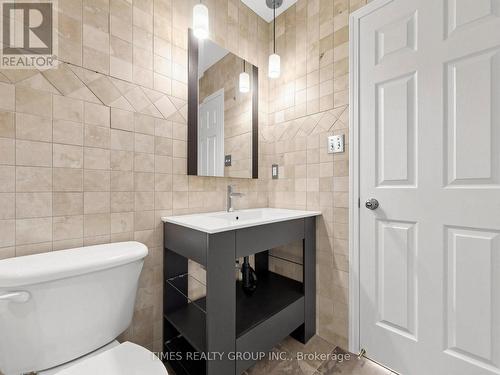 46 Ridwell Street, Barrie, ON - Indoor Photo Showing Bathroom