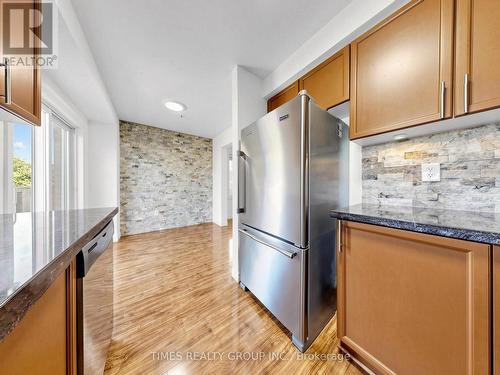 46 Ridwell Street, Barrie, ON - Indoor Photo Showing Kitchen