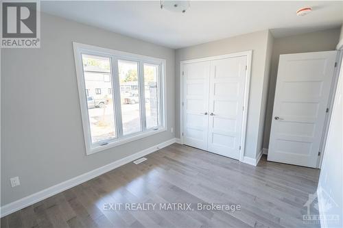 17 Glenco Road, South Stormont, ON - Indoor Photo Showing Other Room