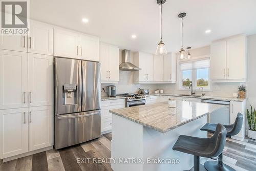 25 Glenco Road, South Stormont, ON - Indoor Photo Showing Kitchen With Upgraded Kitchen