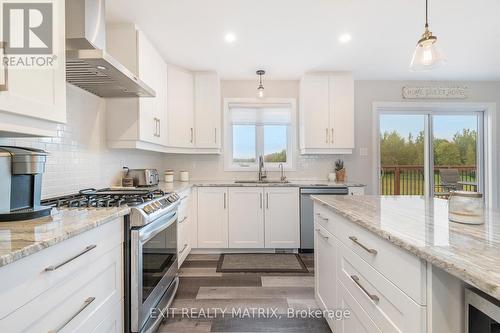25 Glenco Road, South Stormont, ON - Indoor Photo Showing Kitchen With Upgraded Kitchen