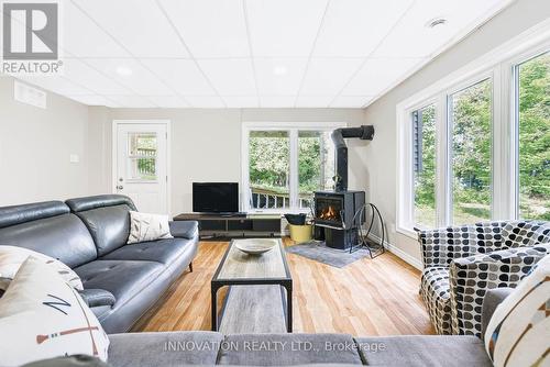 688 Dewitt Lane, Frontenac (Frontenac South), ON - Indoor Photo Showing Living Room
