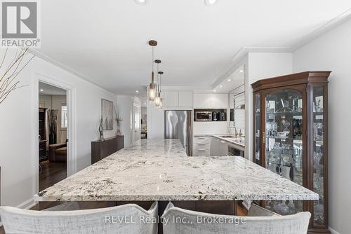 14 - 275 Pelham Road, St. Catharines (Rykert/Vansickle), ON - Indoor Photo Showing Kitchen With Upgraded Kitchen