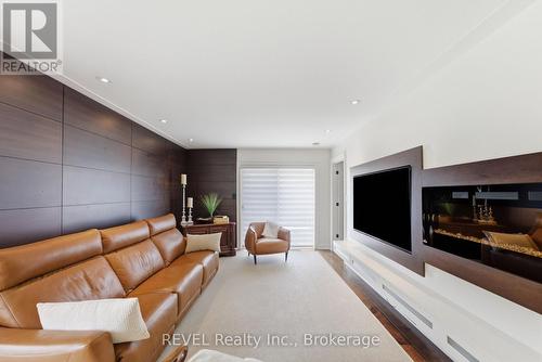 14 - 275 Pelham Road, St. Catharines (Rykert/Vansickle), ON - Indoor Photo Showing Living Room With Fireplace