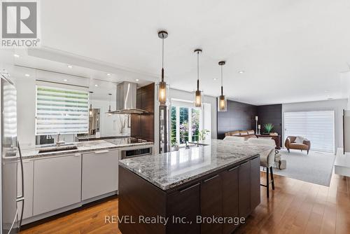 14 - 275 Pelham Road, St. Catharines (Rykert/Vansickle), ON - Indoor Photo Showing Kitchen With Upgraded Kitchen