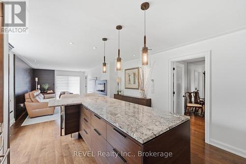 14 - 275 Pelham Road, St. Catharines (Rykert/Vansickle), ON - Indoor Photo Showing Kitchen With Upgraded Kitchen
