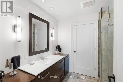 14 - 275 Pelham Road, St. Catharines (Rykert/Vansickle), ON - Indoor Photo Showing Bathroom