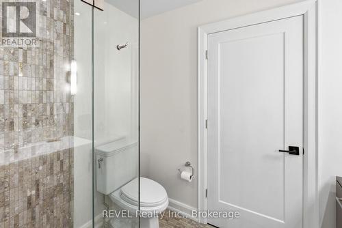 14 - 275 Pelham Road, St. Catharines (Rykert/Vansickle), ON - Indoor Photo Showing Bathroom