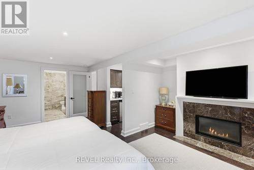 14 - 275 Pelham Road, St. Catharines (Rykert/Vansickle), ON - Indoor With Fireplace