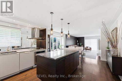 14 - 275 Pelham Road, St. Catharines (Rykert/Vansickle), ON - Indoor Photo Showing Kitchen With Upgraded Kitchen