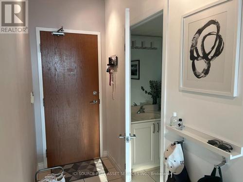 2612 - 219 Fort York Boulevard, Toronto, ON - Indoor