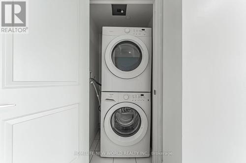 3207 - 275 Yorkland Road, Toronto, ON - Indoor Photo Showing Laundry Room