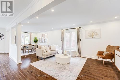 6 Blossom Court, Vaughan, ON - Indoor Photo Showing Living Room